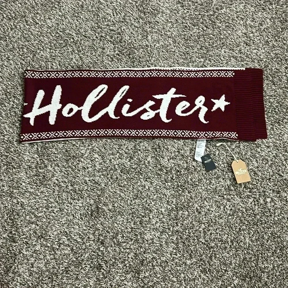 Hollister Double Side Spellout Winter Scarf Ivory Burgundy Unisex